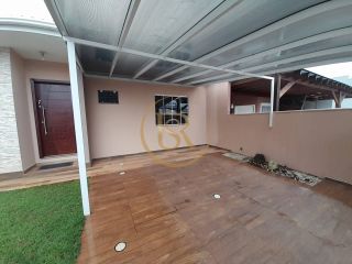 Casa disponível para locação anual no Perequê.