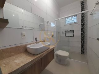 Casa disponível para locação anual no Perequê.