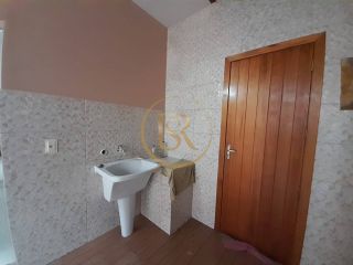 Casa disponível para locação anual no Perequê.