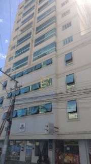 Apartamento disponível para locação anual na Meia Praia