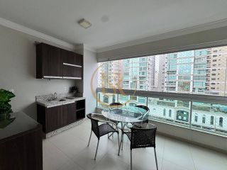 Apartamento disponível para locação anual na Meia Praia