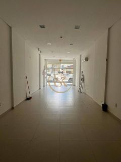 Sala comercial na Meia Praia