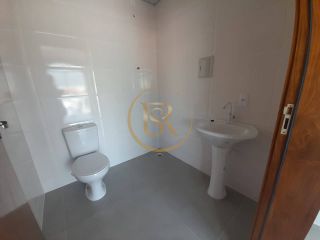 Sala comercial disponível para locação anual no centro de Porto Belo
