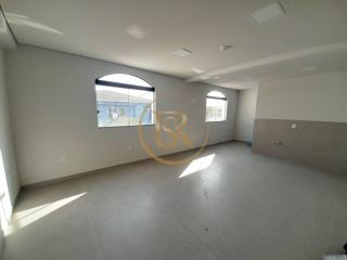Sala disponível para locação anual no centro de Porto Belo
