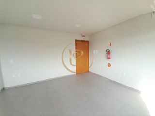 Sala comercial disponível para locação anual no centro de Porto Belo