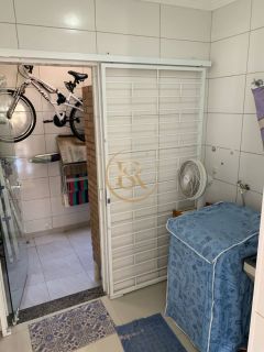 Sobrado à venda no Perequê