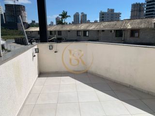 Sobrado à venda no Perequê
