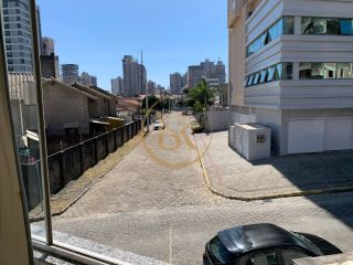 Sobrado à venda no Perequê