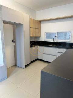 Apartamento semi-mobiliado 