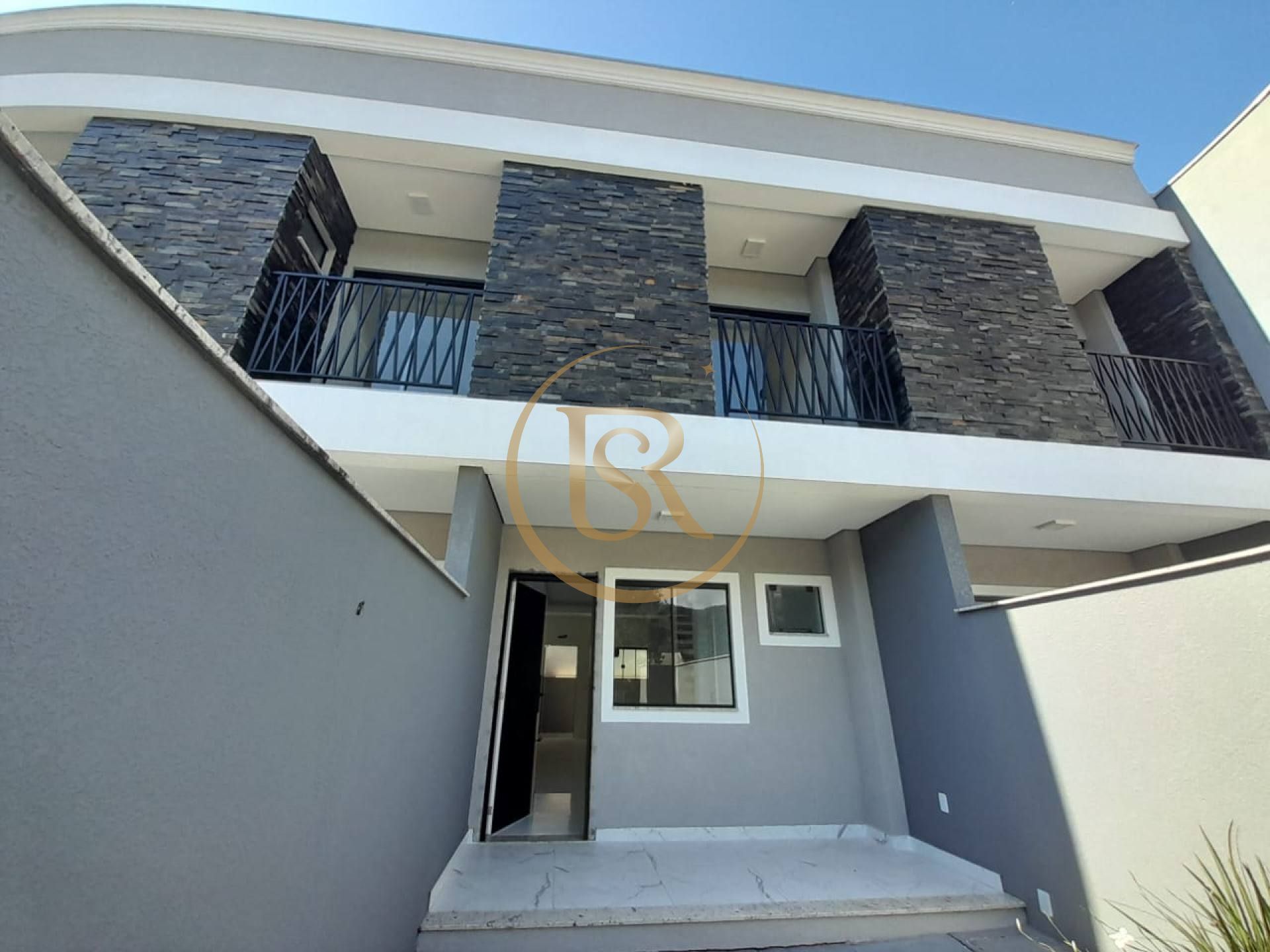 Sobrado à venda no bairro Morretes