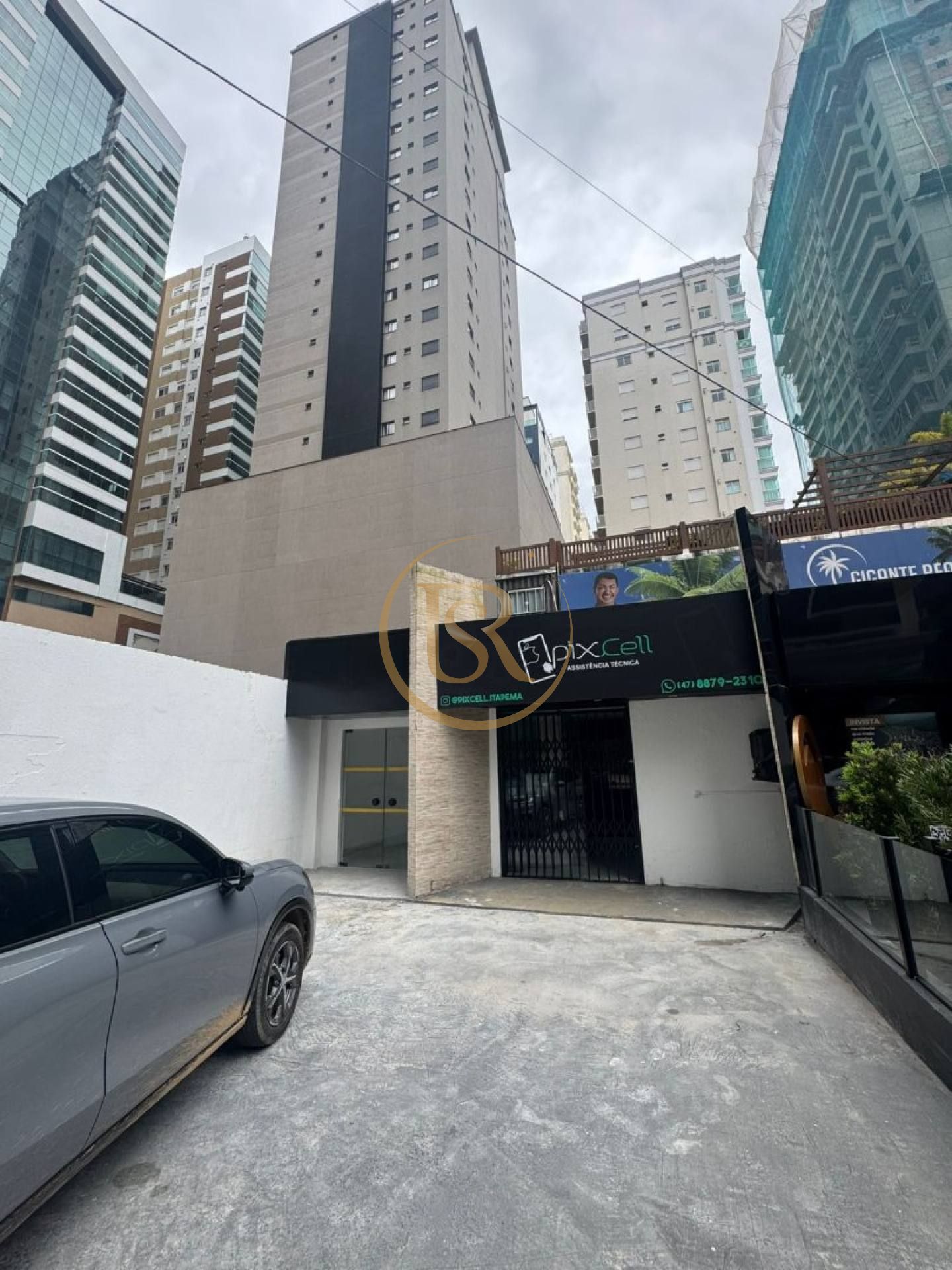 Sala comercial para locação anual