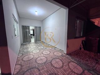 Sobrado de esquina no Centro de Camboriú