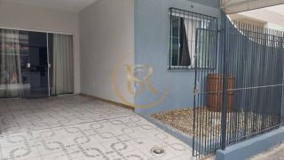 Sobrado de esquina no Centro de Camboriú