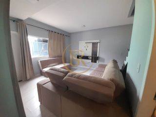 Sobrado de esquina no Centro de Camboriú