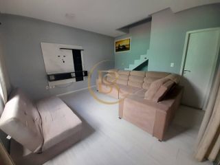 Sobrado de esquina no Centro de Camboriú