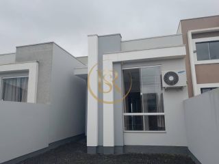 Casa pronta por 400 mil em Tijucas