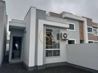 Casa pronta por 400 mil em Tijucas
