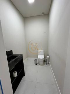 Sala comercial mobiliada disponível para locação anual no bairro Morretes