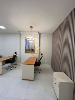 Sala comercial mobiliada disponível para locação anual no bairro Morretes