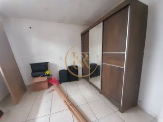 Casa sozinha no terreno