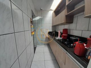 Casa sozinha no terreno