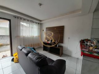 Casa sozinha no terreno