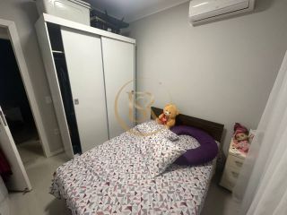 Aconchegante e bem localizado sobrado geminado a venda na praia de Balneário Perequê, em Porto Belo!