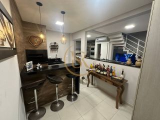 Aconchegante e bem localizado sobrado geminado a venda na praia de Balneário Perequê, em Porto Belo!