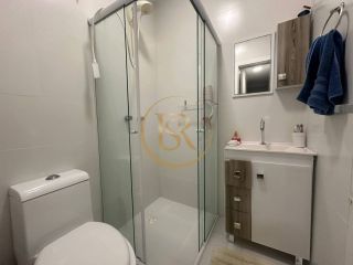 Aconchegante e bem localizado sobrado geminado a venda na praia de Balneário Perequê, em Porto Belo!