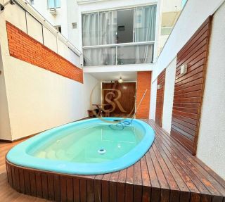 Casa Para Temporada com 05 quartos 04 suítes no bairro Perequê em Porto Belo