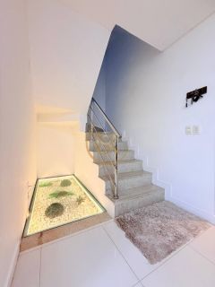 Casa Para Temporada com 05 quartos 04 suítes no bairro Perequê em Porto Belo