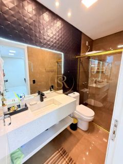 Casa Para Temporada com 05 quartos 04 suítes no bairro Perequê em Porto Belo