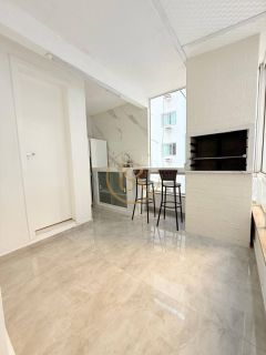 Casa Para Temporada com 05 quartos 04 suítes no bairro Perequê em Porto Belo