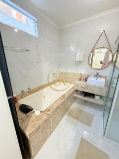 Casa Para Temporada com 05 quartos 04 suítes no bairro Perequê em Porto Belo