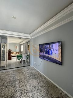 Apartamento próximo ao mar disponível para temporada na Meia Praia