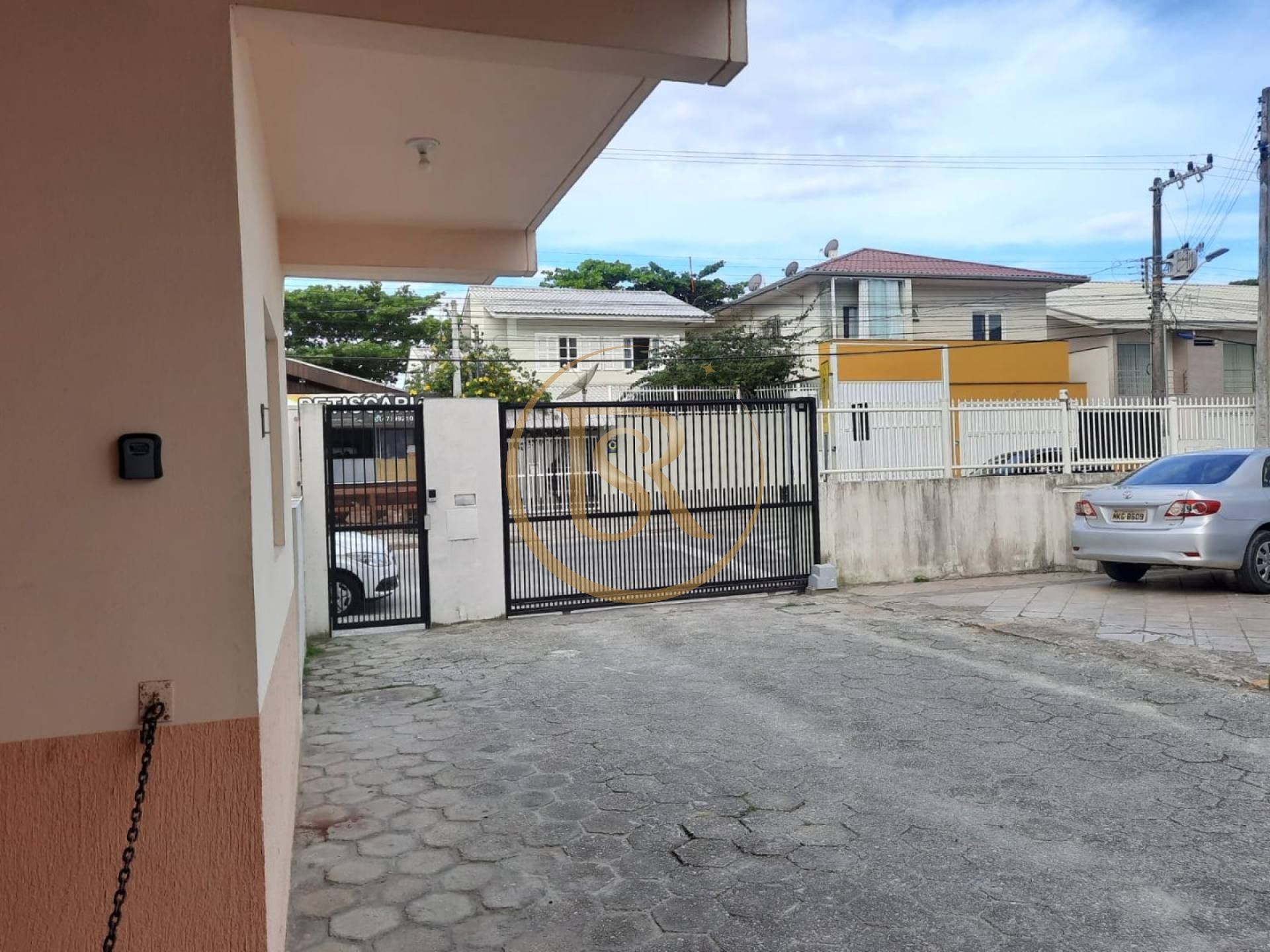 Casa na avenida da praia do perequê disponível para temporada