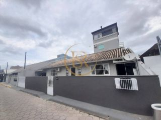 Casa Para Vender com 03 quartos 01 suítes no bairro Vila Nova em Porto Belo