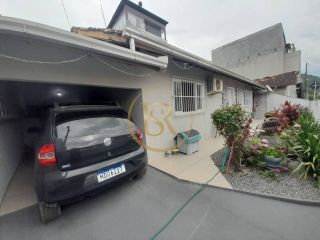 Casa Para Vender com 03 quartos 01 suítes no bairro Vila Nova em Porto Belo