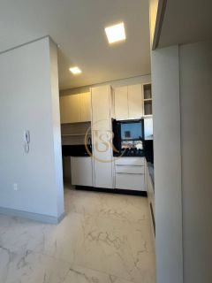 Apartamento semimobiliado