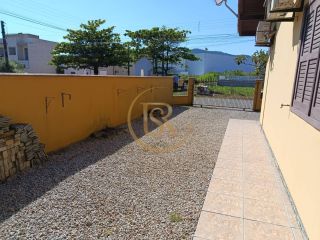 Casa Para Alugar com 3 quartos 1 suítes no bairro Balneário perequê em Porto Belo