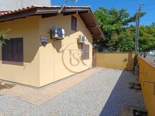 Casa Para Alugar com 3 quartos 1 suítes no bairro Balneário perequê em Porto Belo