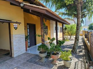 Casa Para Alugar com 3 quartos 1 suítes no bairro Balneário perequê em Porto Belo