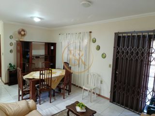 Casa Para Alugar com 3 quartos 1 suítes no bairro Balneário perequê em Porto Belo