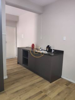 Sala mobiliada na Avenida Senador Atílio Fontana (PRAIA DO PEREQUÊ) Porto Belo -SC