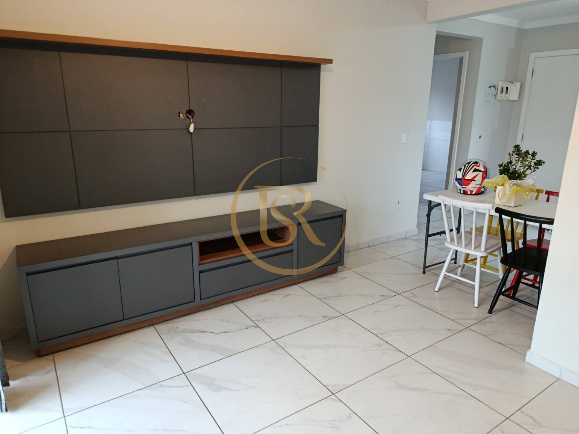 Apartamento Para Alugar com 2 quartos 1 suítes no bairro Balneário perequê em Porto Belo