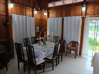 Casa Para Alugar com 3 quartos no bairro Meia Praia em Itapema