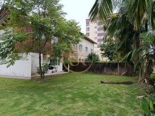 Casa Para Alugar com 3 quartos no bairro Meia Praia em Itapema