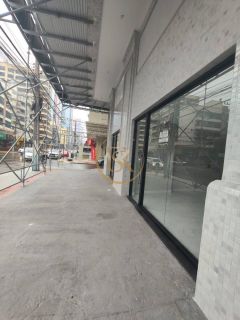 Ótima localização na Av Nereu Ramos na Meia Praia em Itapema SC!