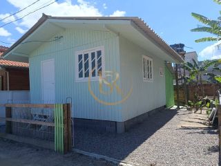Casa Para Alugar com 1 quartos no bairro Alto Perequê, em Porto Belo