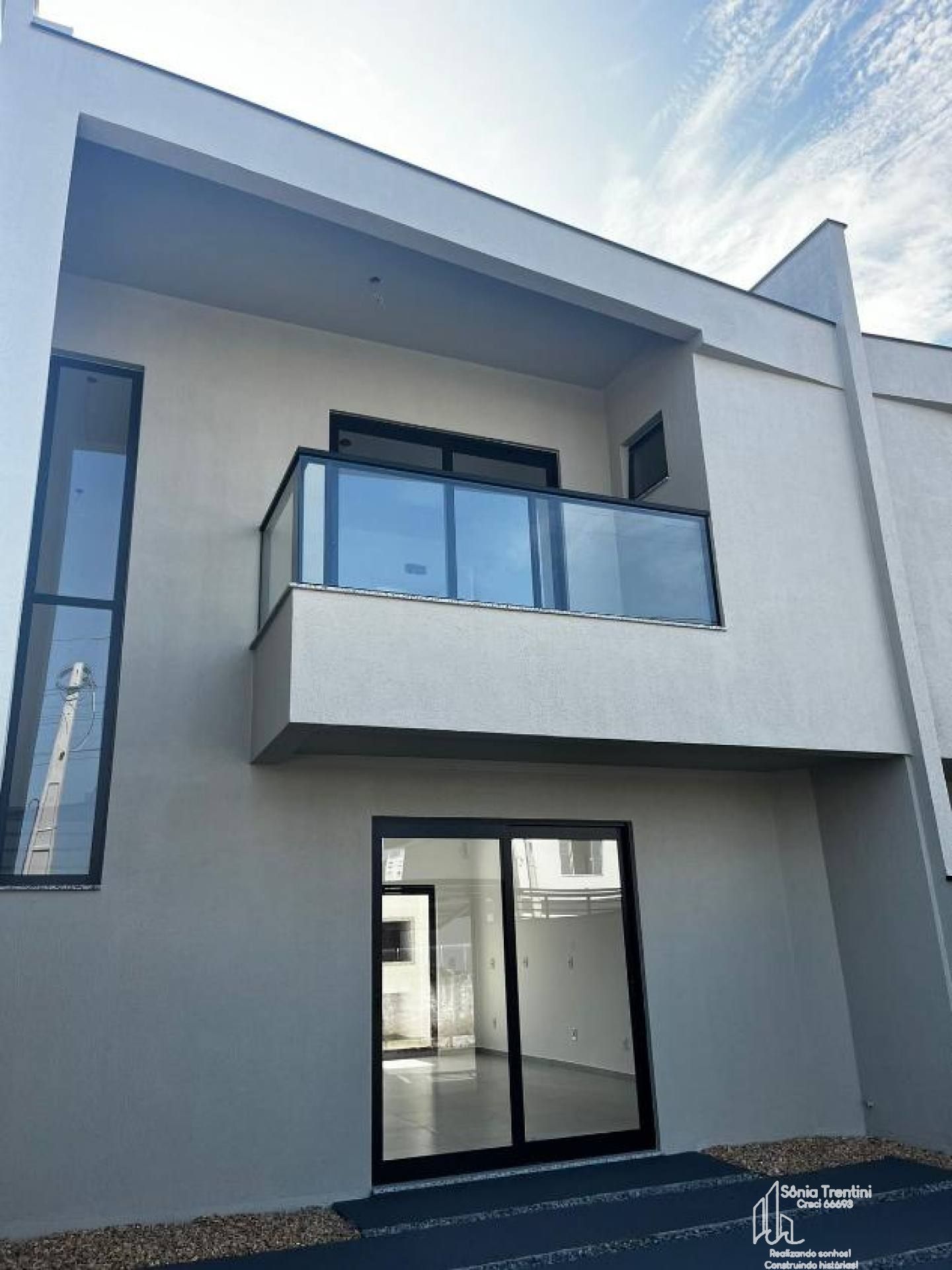 Sobrado com Piscina no Itacolomi em Balneário Piçarras